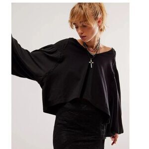 Free People Kathy‎ Tee size XS NEW Black Boho Festival V-Neck Oversized